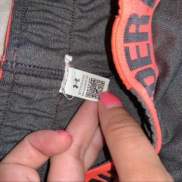 SOLD❌UNDER ARMOUR SHORTS - Picture 2 of 2